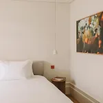 מלון Lenscape Coterie 5*