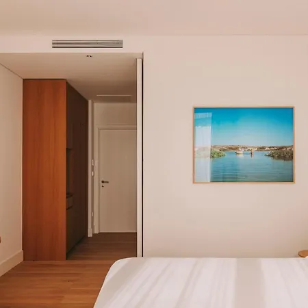 Otel Lenscape Coterie