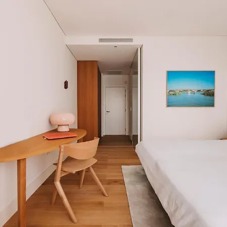 Otel Lenscape Coterie