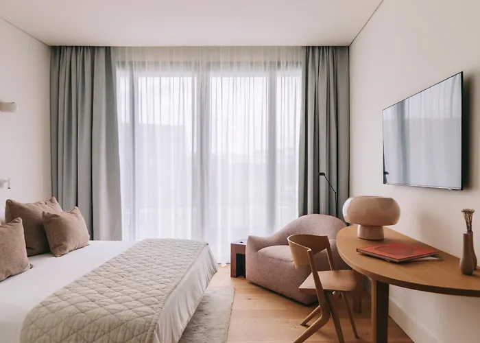 Lenscape Coterie Hotel Porto