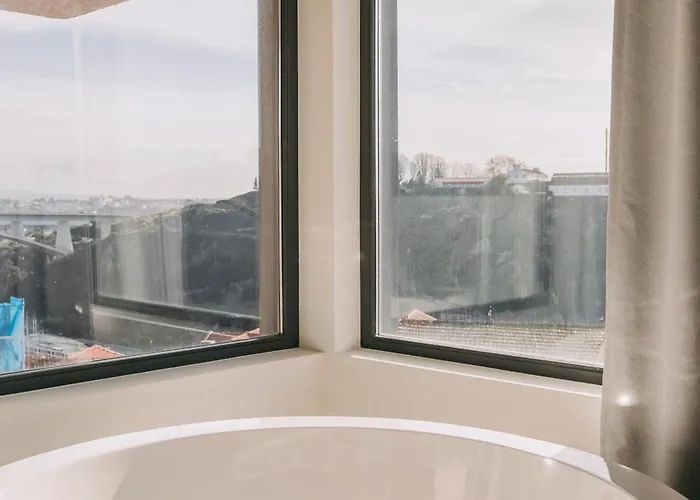 Lenscape Coterie Hotel Porto