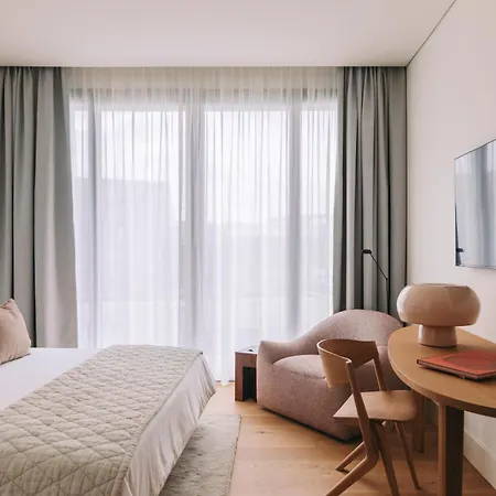 Lenscape Coterie Hotel Oporto